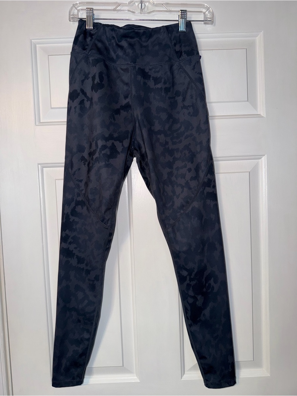 ASOS 4505 High Waist Camo Leopard Print Leggings Navy Black Size US 6